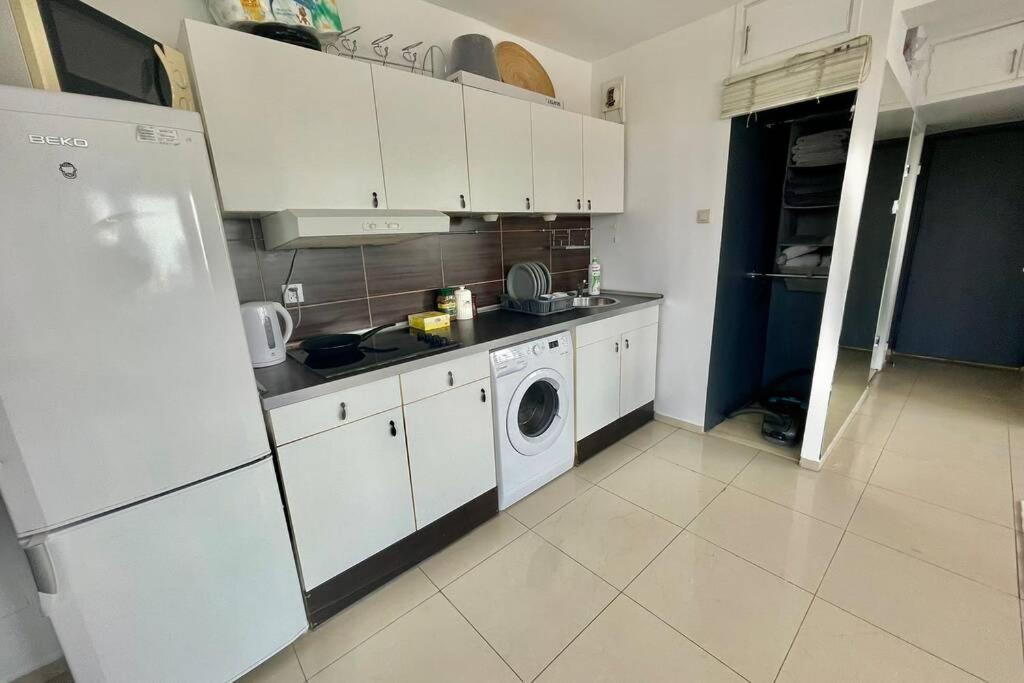 Sawa Apartment 2Xmetro Wifi 500 Mbs 50'Tv Netflix Hbo Appletv+ Warsaw Exterior photo